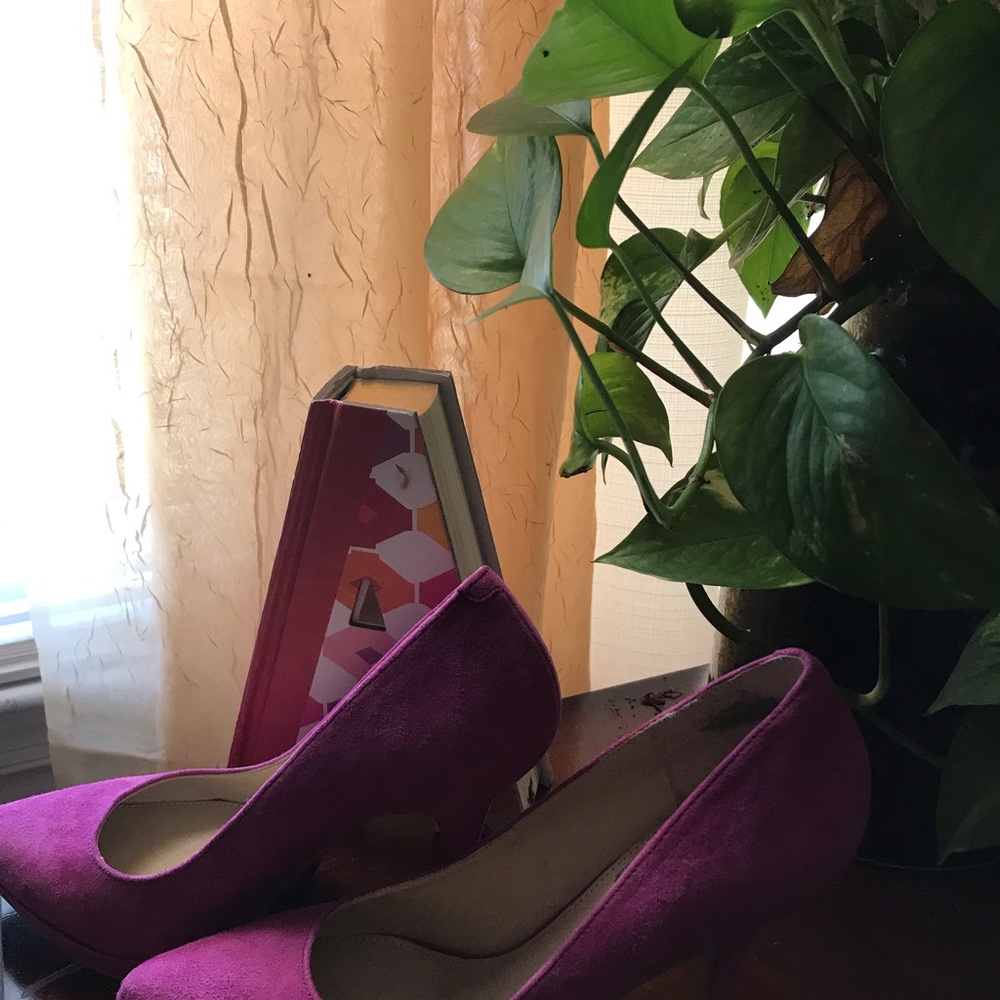 Nine West pink suede shoe